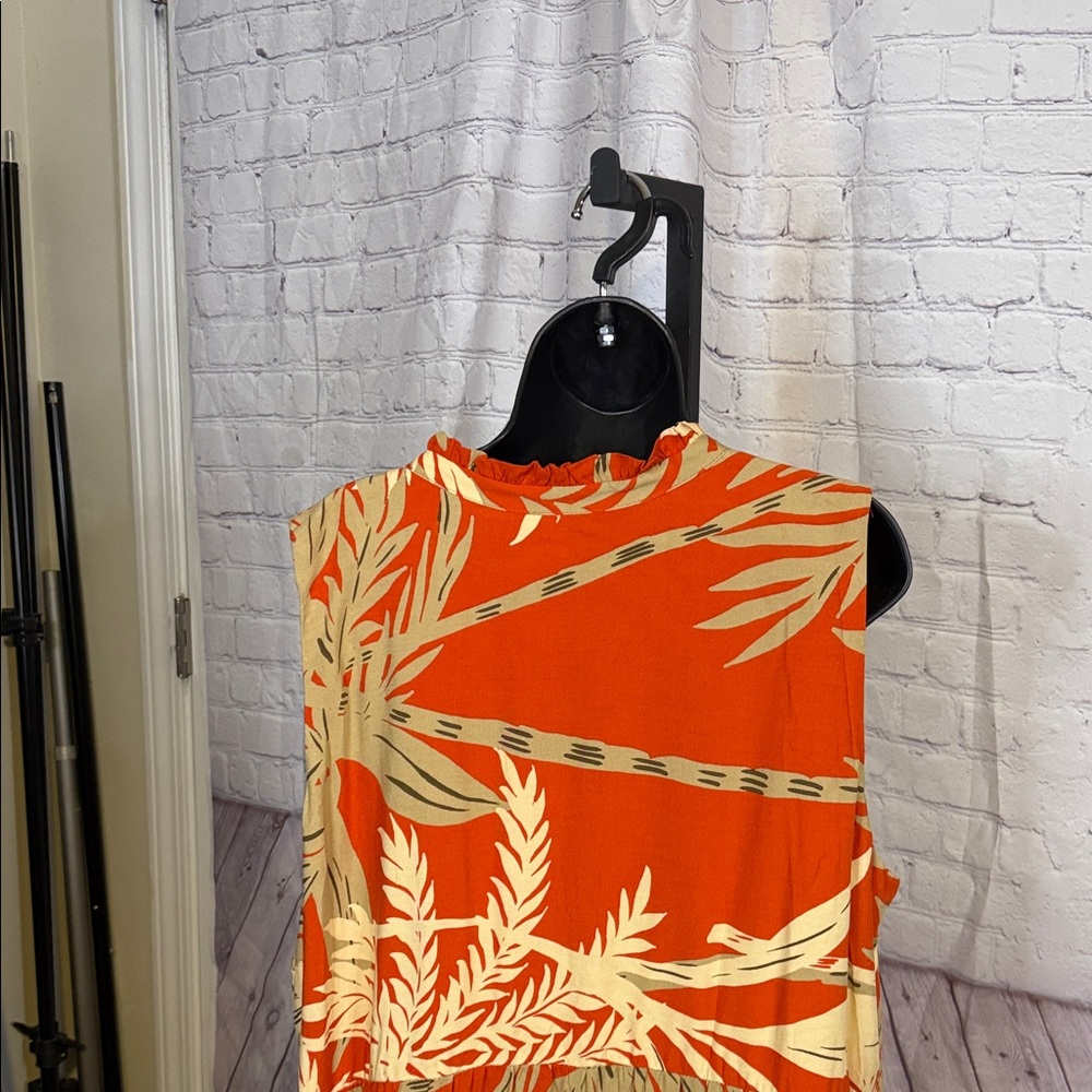 NWT Vince Camuto Orange and Cream Leaf Print Maxi Dress - Picture 7 of 13